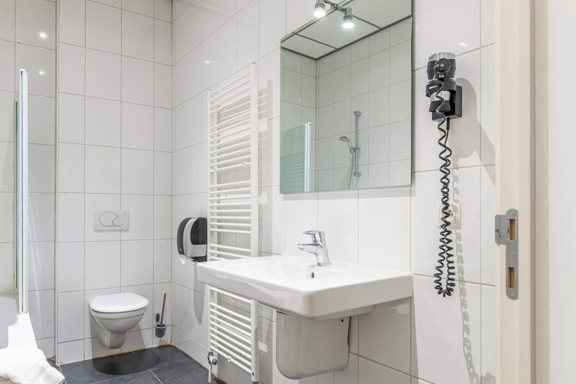 Hotel Ingredi Bree Bagian luar foto