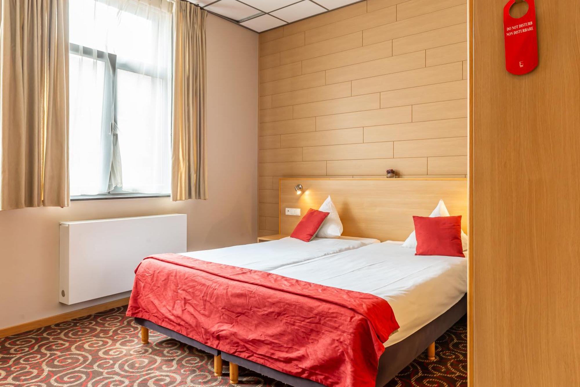 Hotel Ingredi Bree Bagian luar foto
