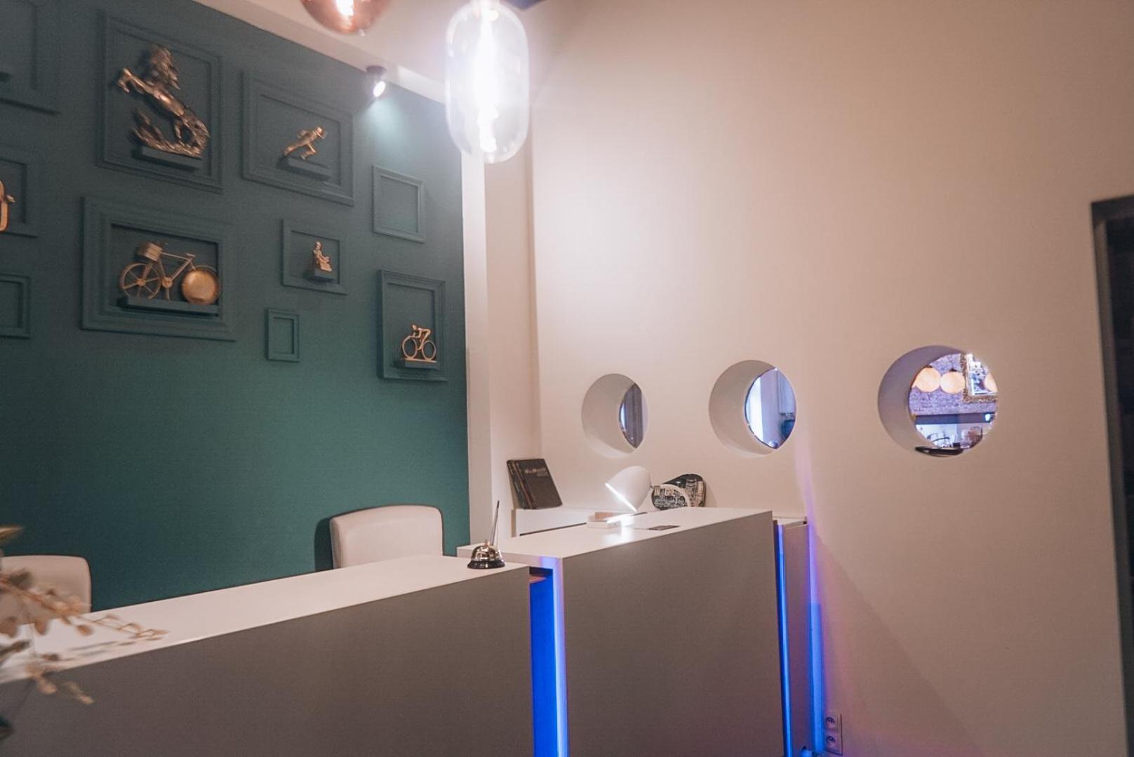 Hotel Ingredi Bree Bagian luar foto