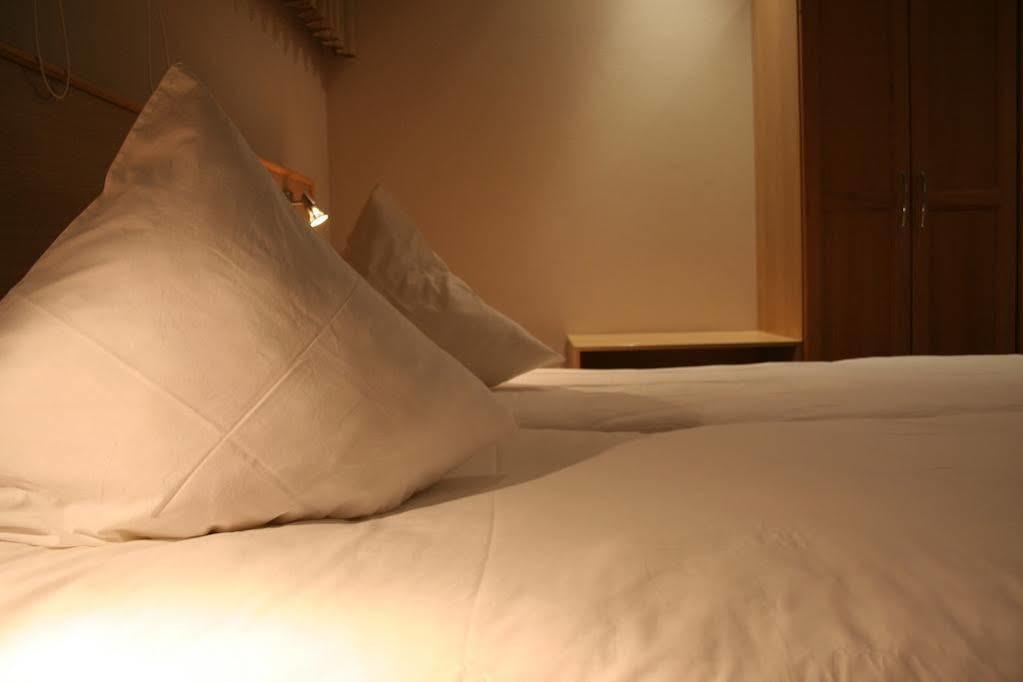 Hotel Ingredi Bree Bagian luar foto